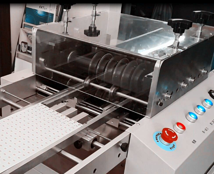 多刀分板機(jī).png 多刀分板機(jī).png