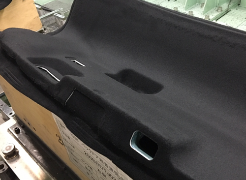 汽車內(nèi)飾板修整.png 汽車內(nèi)飾板修整.png