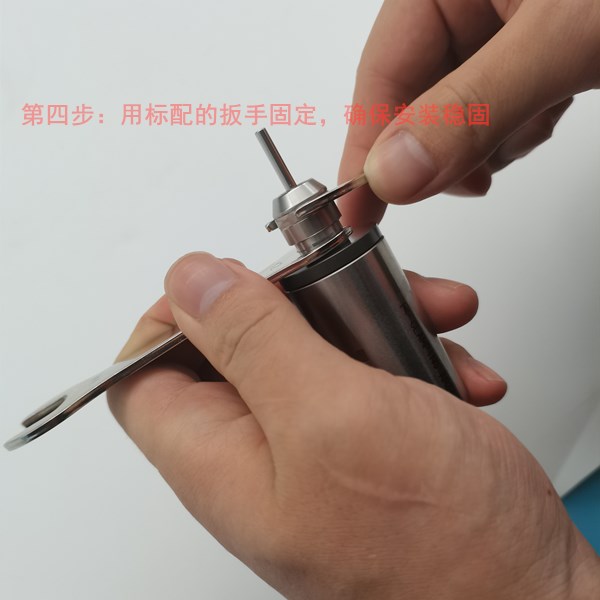 <a href='/gaosuzhuzhou.htm' class='keys' title='點(diǎn)擊查看關(guān)于高速主軸的相關(guān)信息' target='_blank'>高速主軸</a>夾頭安裝