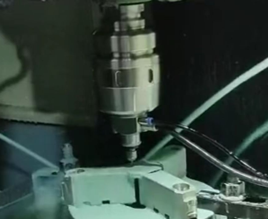 中西高頻銑BM-320F.png 中西高頻銑BM-320F.png