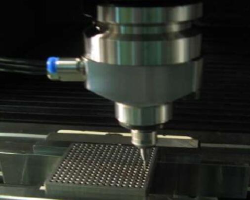 加工中心加裝<a href='/zouxinjigaopinx.htm' class='keys' title='點擊查看關于高頻銑的相關信息' target='_blank'>高頻銑</a>.jpg 加工中心加裝高頻銑.jpg